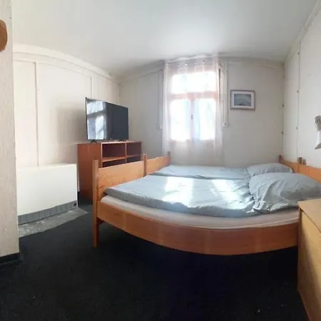 Elda Lodge